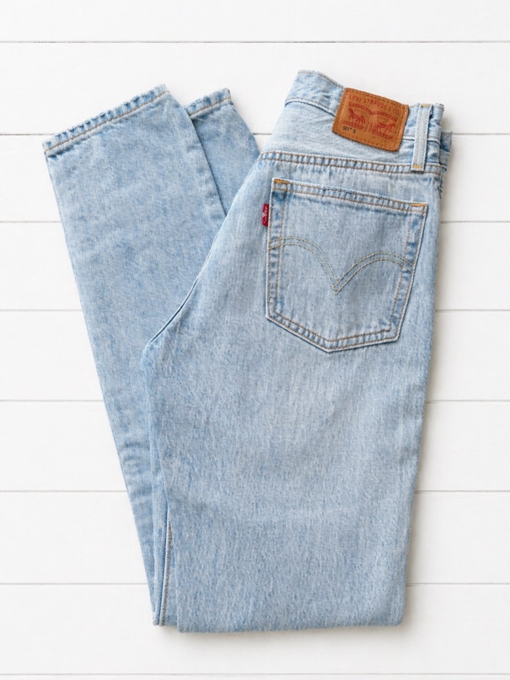 Levi's Light Wash High-Rise Jeans - Size 27 - Picture 3 of 6